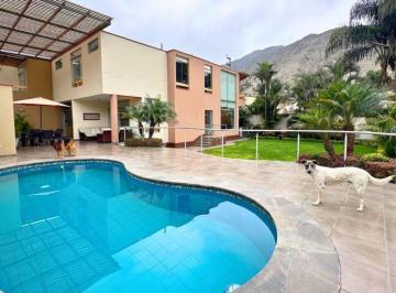 Casa de 4 habitaciones, Lima · Casa de Lujo en La Planicie | 605 m² | Piscina | Amplio Jardín | Terraza Bbq | Us$650,000