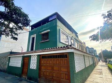Casa de 5 habitaciones, Lima · Doble Ingreso ¡La Mejor Inversión en San Miguel! Venta de Casa Como Terreno