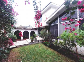 Casa · 340m² · 4 Dormitorios · 4 Estacionamientos · Surco - Casa Como Terreno Para Edificio 5pisos - en Venta