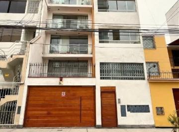 Departamento · 132m² · 2 Estacionamientos · Departamento en Venta – 1er Piso | La Calera de La Merced, Surquillo