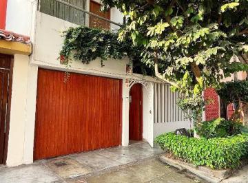 Casa · 142m² · 8 Dormitorios · 1 Estacionamiento · Casa en Venta en San Miguel – Amplia, con Ingresos Activos y Excelente Ubicación