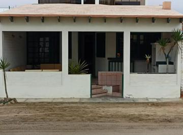Terreno / Lote · 230m² · 6 Dormitorios · Casa en Venta Cerca Al Malecón de Playa Lobos con 6 Dorm. y Terrazas