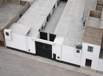Nave industrial · 800m² · 10 Estacionamientos · Local Industrial en Venta en Sjl con Nave, Patio de Maniobras y Acceso a Av Wiesse