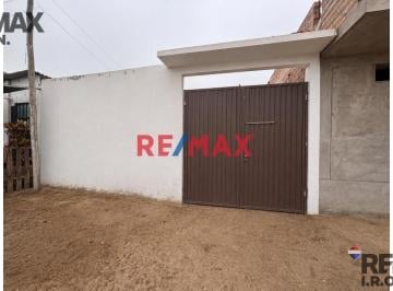Terreno / Lote · 140m² · Venta de Terrreno Cercado con Portón Amplio Cerca Al Mar - Punta Negra