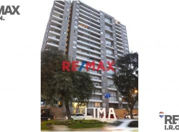 Departamento · 65m² · 1 Dormitorio · Vive en El Corazón de Lima: Dúplex con Vista Exterior en Av Arequipa