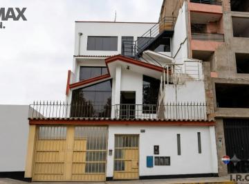 Departamento · 80m² · 4 Dormitorios · Alquiler de Departamento de Estreno en Zárate