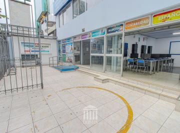 Local comercial · 1200m² · 2 Estacionamientos · Local en Miraflores