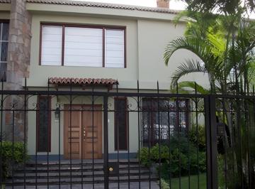 Casa de 3 habitaciones, Lima · Casa Esquina Remodelada Ideal Embajada, Oficina Gubernamental San Isidro