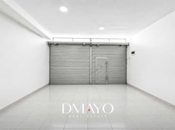 Local comercial · 145m² · 1 Estacionamiento · Venta o Alquiler Local Comercial en Zona de Alto Tránsito, Puerta a Calle– Av Benavides, Cz