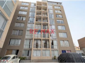 Departamento · 67m² · 3 Dormitorios · Departamento en Venta - 67.94 m² Cond. Santa Elena 5to piso.(Q. Rojas)