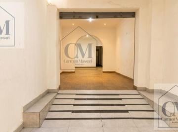 Local comercial · 90m² · 4 Dormitorios · 1 Estacionamiento · Alquiler Local San Isidro
