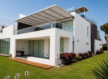 Casa · 240m² · 6 Dormitorios · Moderna Casa de Playa en Condominio Palabritas en Asia