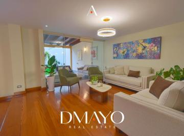 Casa · 429m² · 6 Dormitorios · 4 Estacionamientos · Se Vende Exclusiva Casa en Las Casuarinas con Piscina y 6 Dorm.
