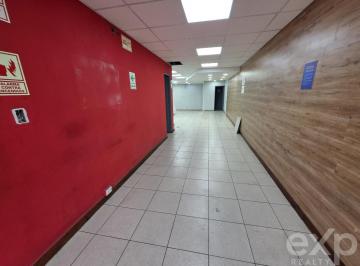 Local comercial · 320m² · 2 Estacionamientos · Local en Alquiler en San Juan de Miraflores
