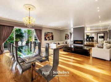 Casa · 600m² · 4 Dormitorios · 6 Estacionamientos · Espectacular Residencia en San Isidro