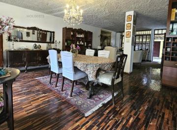 Casa · 280m² · 3 Dormitorios · 2 Estacionamientos · Casa en Venta Av Javier Prado Oeste 4 Dorm. 3 Pisos