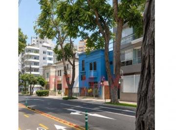 Casa · 280m² · 6 Dormitorios · Alquila Amplia Casa en Miraflores a 2 Cuadras del Malecón