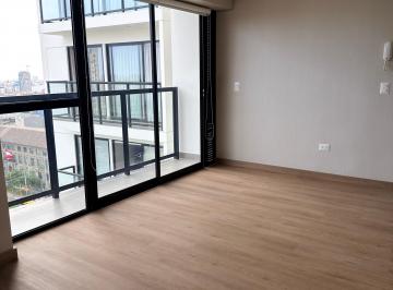 Sala con Balcon y buena iluminación · Departamento Estreno Alquiler en Jesús María | 2 Dorm., Cochera y Deposito