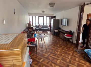 Linda casa de 3 dormitorios para remodelar en un area de 200m2 At. y 180m2 área  · Estupenda Casa de 3 Dorm.