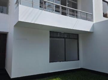Casa · 350m² · 5 Dormitorios · 2 Estacionamientos · Casa Remodelada