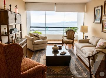 Departamento · 135m² · 3 Dormitorios · 1 Estacionamiento · Venta Departamento con Linda Vista Al Mar en Malecon Grau Chorrillos