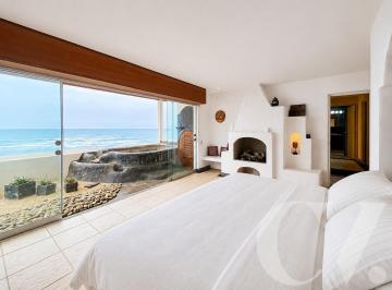 Casa · 325m² · 5 Dormitorios · 3 Estacionamientos · Linda Casa en Venta Estilo Mediterraneo con Ubicacion Privilegiada Punta Hermosa