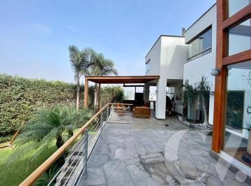 Casa · 520m² · 4 Dormitorios · 4 Estacionamientos · Exclusiva Residencia en Venta en Casuarinas Amplio Jardin Piscina y Departamento Independiente
