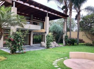 Casa · 500m² · 4 Dormitorios · 8 Estacionamientos · Venta Moderna Casa Urb. La Planicie, La Molina
