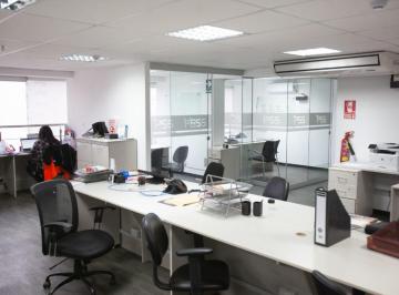Oficina comercial de 3 habitaciones, Lima · Oficina Amoblada 150 m², + 3 Estacionamientos