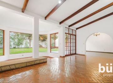 Casa de 3 habitaciones, Lima · Casa con Amplio Terreno en Venta Frente Museo de Oro, Surco