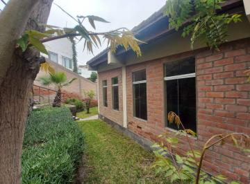 dormitorios vista al jardin · Oportunidad Venta de Casa en Casuarinas Sur Santiago de Surco