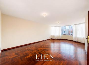 Departamento · 100m² · 3 Dormitorios · Amplio Departamento en Surco Límite con Chorrillos