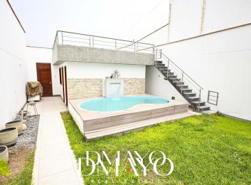 Casa · 343m² · 6 Dormitorios · 4 Estacionamientos · Casa con Piscina, 6 Dorm. y 4 Cocheras en Brisas de Villa
