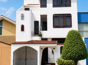 Casa de 7 habitaciones, Lima · Venta de Casa en San Miguel. Pando. Bajo de Precio!