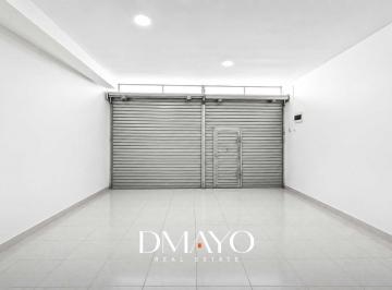 Local comercial · 145m² · 1 Estacionamiento · Venta o Alquiler Local Comercial en Zona de Alto Tránsito, Puerta a Calle– Av Benavides, Cz