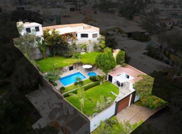 Casa · 238m² · 4 Dormitorios · 4 Estacionamientos · Casa en Cieneguilla