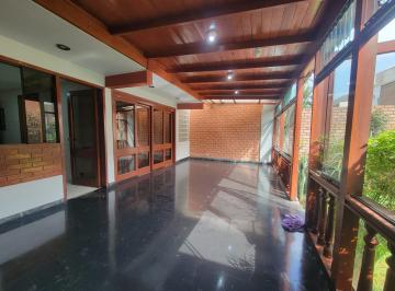 Casa · 209m² · 4 Dormitorios · 1 Estacionamiento · Casa en Los Álamos de Monterrico