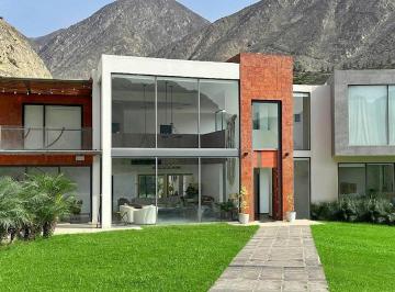 Terreno / Lote · 855ha · 8 Dormitorios · Hermosa Casa de Dos Pisos en Condominio La Quebrada Cieneguilla.