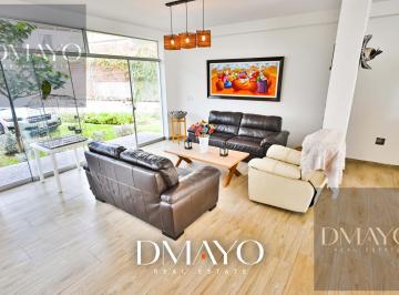 Casa de campo · 600m² · 3 Dormitorios · 4 Estacionamientos · Moderna Casa de Campo en Cieneguilla con Amplios Espacios, Jardín y Espectacular Vista Al Valle.