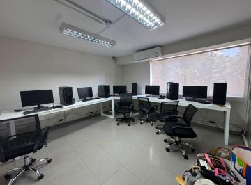 Oficina comercial , Lima · Se Alquila Oficina con Vista a La Calle