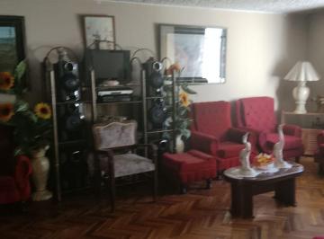 Casa de 6 habitaciones, Arequipa · Casa de 3 Pisos en Venta - Yanahuaravive o Invierte en La Zona Más Cotizada de Arequipa