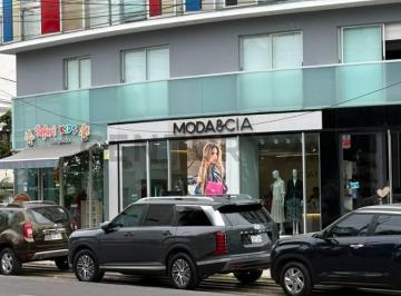 Local comercial · 60m² · Excelente Oportunidad de Alquiler Local Comercial en Av Santa Cruz - Miraflores