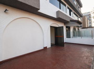 Local comercial · 136m² · Local Comercial en Alquiler 136 m² en Una Ubicación Estratégica Entre Barranco y Miraflores