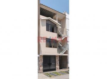 Casa · 368m² · 12 Dormitorios · 1 Estacionamiento · Linda Casa en Venta Urb San Isidro