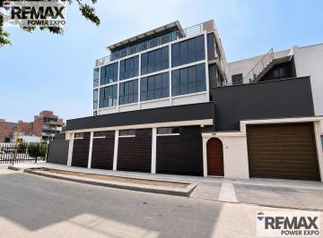 Casa · 867m² · 5 Dormitorios · 2 Estacionamientos · Vendo Edificio Comercial - Para Clinicas, Policlinicos, Academias - Ate