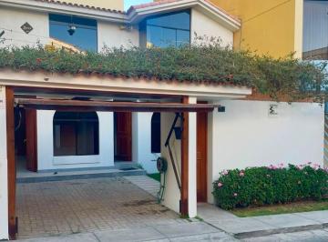 Casa de 5 habitaciones, Arequipa · Casa en Alquiler. Cayma Baja