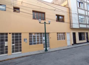 Casa · 156m² · 4 Dormitorios · ¡Excelente Oportunidad! Venta de Casa o Local en El Corazón de Jesús María