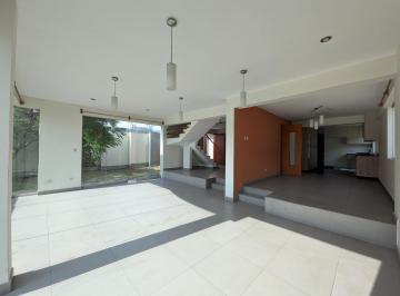 Casa · 500m² · 4 Dormitorios · 3 Estacionamientos · La Molina: Casa en Venta| 500 m² | 4 Dorm. | Amplias Áreas Verdes