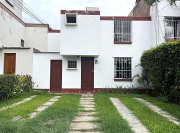 Casa · 117m² · 5 Dormitorios · 2 Estacionamientos · Casa Como Terreno