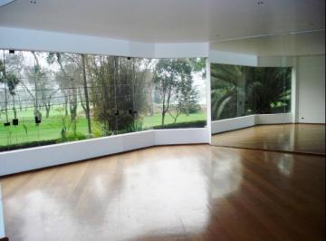 Departamento · 350m² · 2 Dormitorios · 2 Estacionamientos · Venta o Alquiler de Departamento en Zona Exclusiva de San Isidro, Frente Al Golf